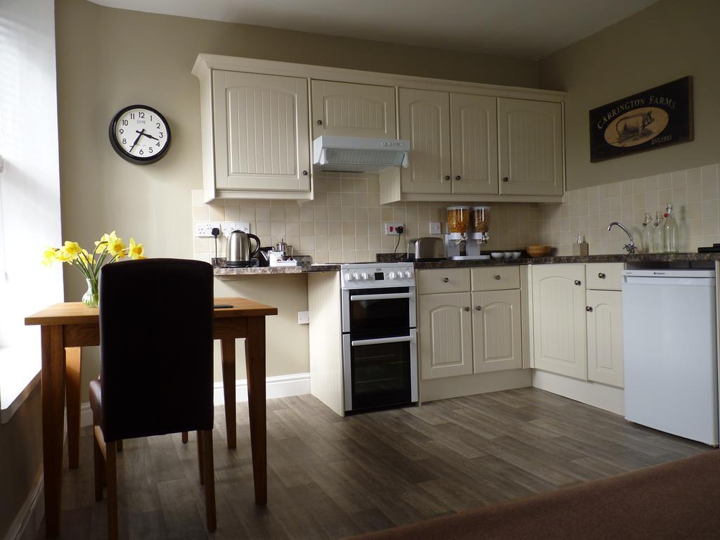 Town View Alston Apartment Room photo